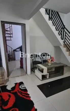 image RUMAH BABATAN PRATAMA DEKAT PAKUWON MALL PTC, DEKAT KAMPUS UNESA LIDAH (4)
