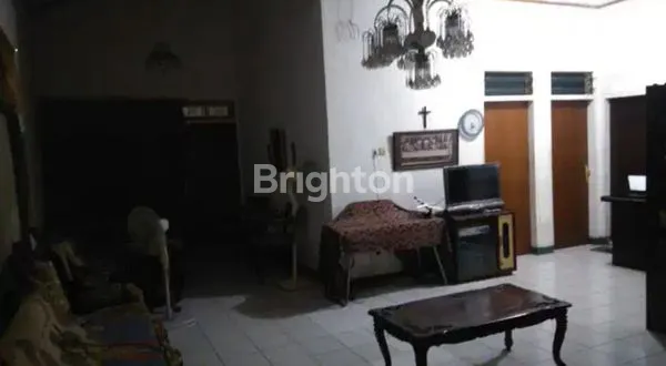image RUMAH SURABAYA SELATAN LOKASI STRATEGIS AMAN (3)