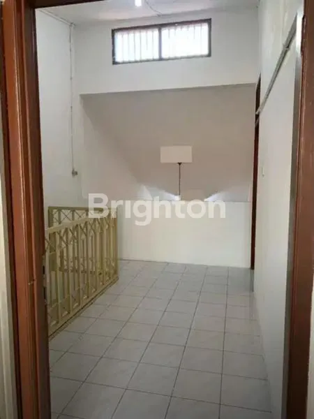 image RUMAH 2 LANTAI STRATEGIS DEKAT RS FATMAWATI - PONDOK LABU (4)