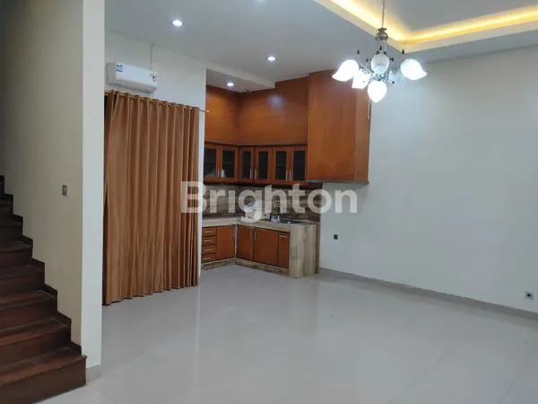 image DI JUAL RUMAH SEMI FULNISH 3 LANTAI JIMBARAN (2)