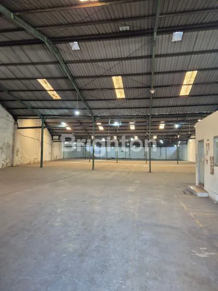 image GUDANG PREMIUM MARGOMULYO 2500M² AKSES CONTAINER SIAP HUNI (8)