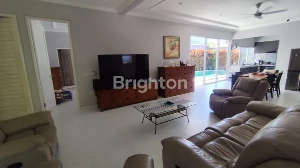 image 4+ 1 BEDROOM VILLA AT BEACHSIDE , MERTASARI SANUR (4)