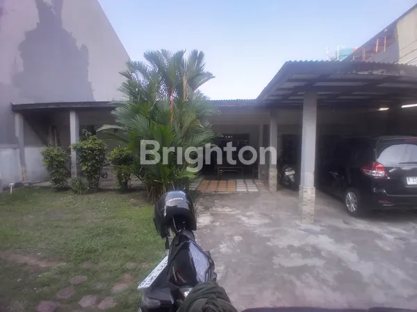 image RUMAH LAMA DIJUAL HITUNG TANAH SAJA DIAREA YG BERTUMBUH KOMERSIAL UTK BERBAGAI USAHA STRATEGIS EKONOMIS (4)