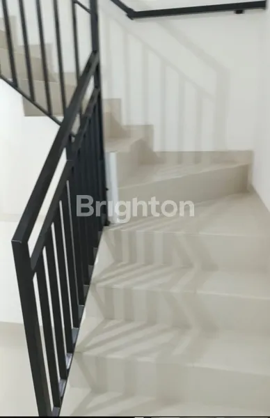 image RUMAH BARU 3 LANTAI MODERN – 4 KAMAR TIDUR, LOKASI STRATEGIS DI DURI KEPA, JAKARTA BARAT (4)