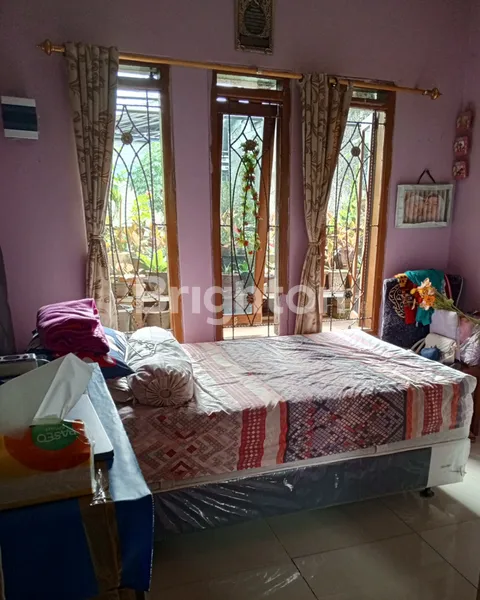 image RUMAH ASRI DAN NYAMAN 2 LANTAI DI PASAR REBO: 5 KAMAR TIDUR  (4)