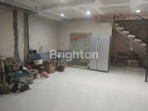 image RUMAH KANTOR SIAP HUNI DEKAT PASAR JOHAR BARU BISA UTK BERBAGAI USAHA YG PROSPEKTIF STRATEGIS EKONOMIS (4)