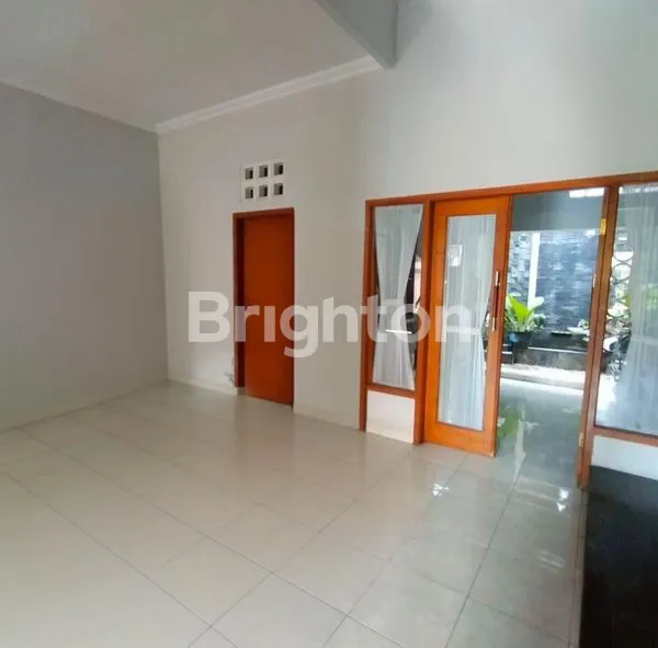 image RUMAH TURISARI DEKAT PARAGON MALL 2,5 LANTAI-MANGKUBUMEN SOLO (5)