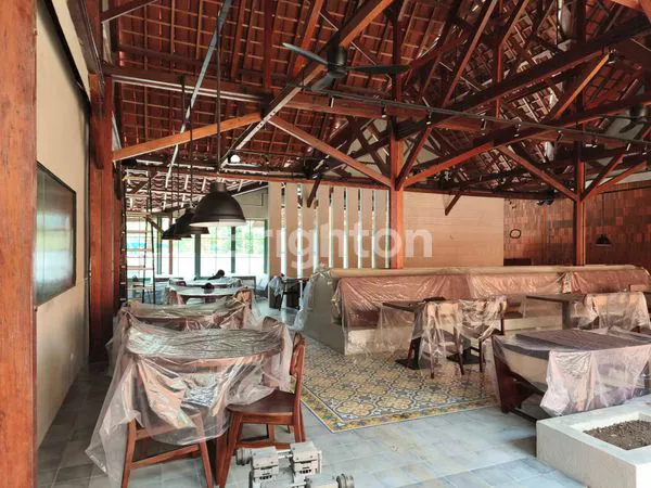 image RUMAH USAHA PREMIUM 450M2 SAYAP DAGO - COCOK UNTUK CAFE/RESTO (3)