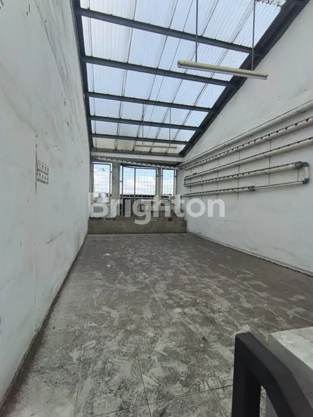 image RUKO 4 LANTAI 240 M2 DI SUHAT (2)