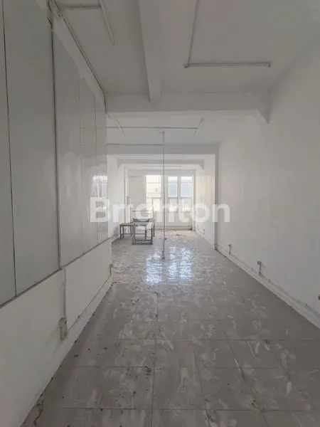 image RUKO 4 LANTAI 240 M2 DI SUHAT (5)