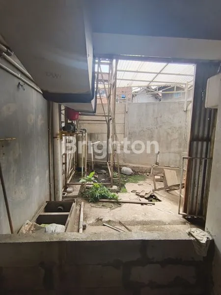 image RUKO 4 LANTAI 240 M2 DI SUHAT (4)