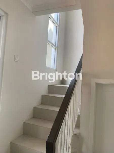 image RUMAH RENOVASI MODERN DI CLUSTER SAMARA GADING SERPONG – TANAH LUAS & SIAP HUNI (6)