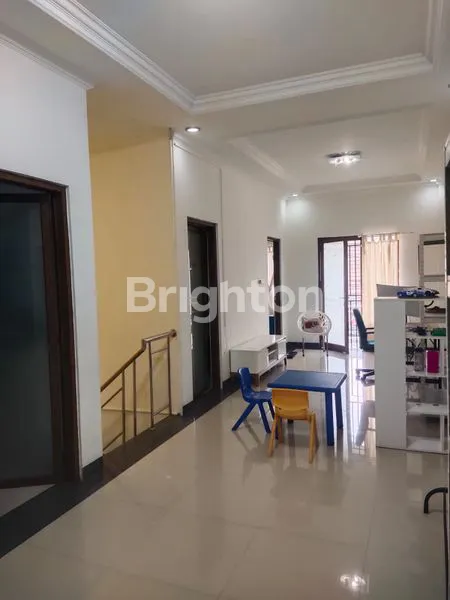 image RUMAH SIAP HUNI 2 LANTAI LOKASI STRATEGIS (7)