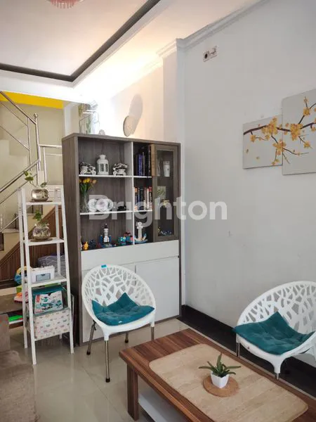 image RUMAH SIAP HUNI 2 LANTAI LOKASI STRATEGIS (6)