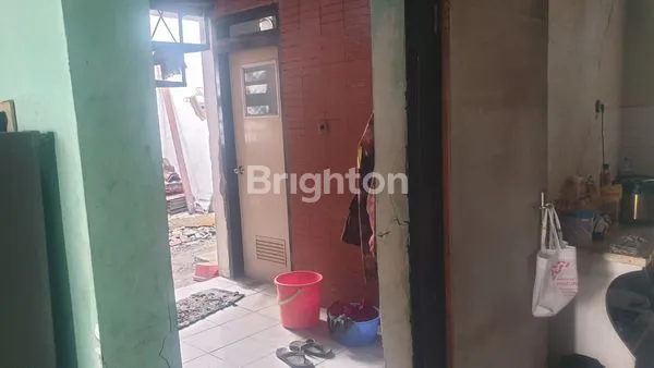 image RUMAH STRATEGIS 1 MENIT JALAN KAKI KE MERR (6)