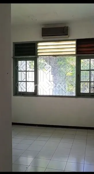 image RUMAH LUAS, NYAMAN DAN SIAP HUNI, LOKASI STRATEGIS DI DARMO, SURABAYA (4)