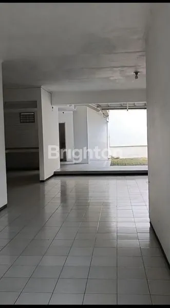 image RUMAH LUAS, NYAMAN DAN SIAP HUNI, LOKASI STRATEGIS DI DARMO, SURABAYA (3)