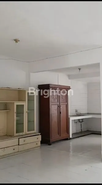 image RUMAH LUAS, NYAMAN DAN SIAP HUNI, LOKASI STRATEGIS DI DARMO, SURABAYA (6)