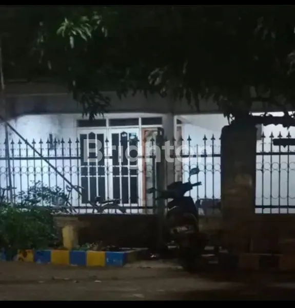 image RUMAH MEWAH 2KT STRATEGIS DEKAT MERR KEDUNG ASEM SHM (1)