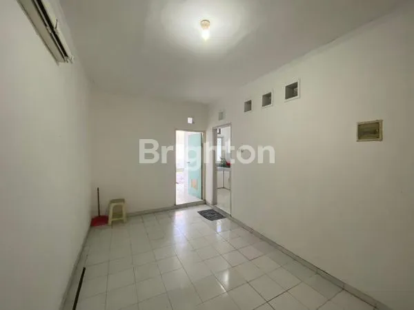 image RUMAH SIAP HUNI DI JALAN UTAMA PERUMAHAN AREA WARU (5)