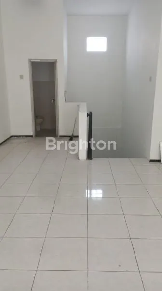 image RUKO 2 LANTAI PREMIUM DEKAT PASAR BESAR MALANG, LOKASI STRATEGIS (2)