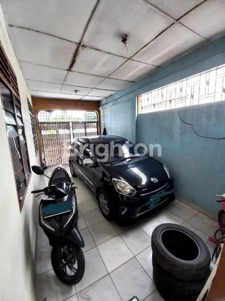 image RUMAH DI PINGGIR JALAN COCOK BUAT KANTOR/ STOKIST (5)