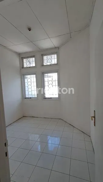 image RUMAH SIAP HUNI, VILLA BANDUNG INDAH, BANDUNG (8)