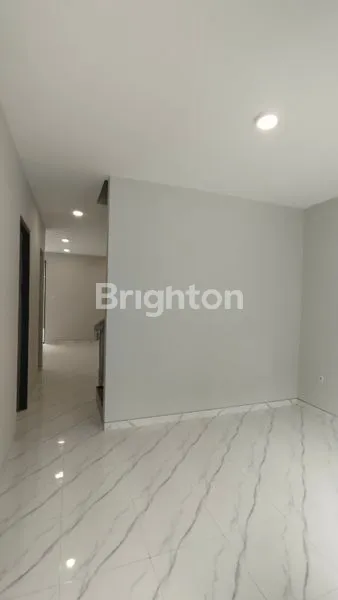 image RUMAH MEWAH 2 LANTAI DI PANTAI MENTARI ROW LEBAR SHM SIAP HUNI (3)