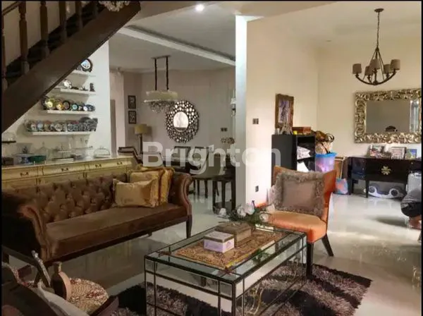 image RUMAH MEWAH 2 LANTAI SEMI FURNISHED DI KURDI MOCH TOHA (3)