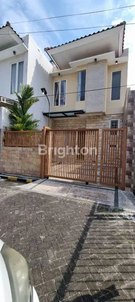 image DIJUAL RUMAH 2 LANTAI MODERN MINIMALIST SEMI FURNISH SIAP HUNI DI DARMO PERMAI UTARA, MURAHHH !!! (1)