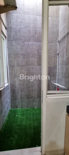 image DIJUAL RUMAH 2 LANTAI MODERN MINIMALIST SEMI FURNISH SIAP HUNI DI DARMO PERMAI UTARA, MURAHHH !!! (7)