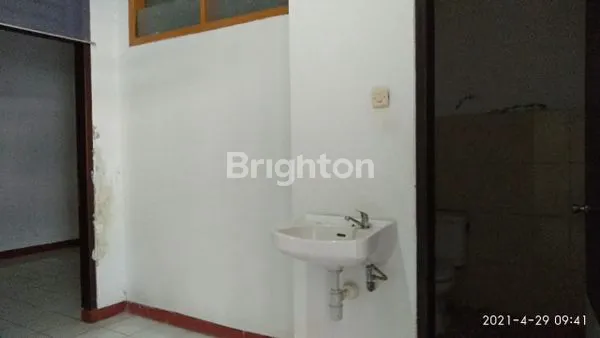 image RUMAH DI SEWAKAN DI SOLOBARU, LOKASI 2 MENIT KE PAKUWON MALL SOLOBARU, CLUSTER ELITE (8)