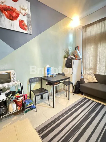 image RUMAH 3 LANTAI STRATEGIS DI TOWN HOUSE ONASIS, KEMAYORAN (2)