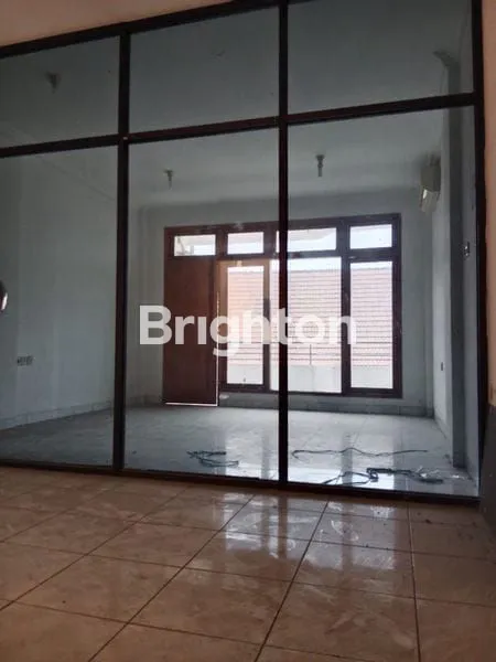 image RUKO TANAH SEREAL 3.5 LANTAI UKURANG 4.5 X 18 TAMBORA JEMBATAN BESI JAKARTA BARAT LEBAR 2 MOBIL (2)