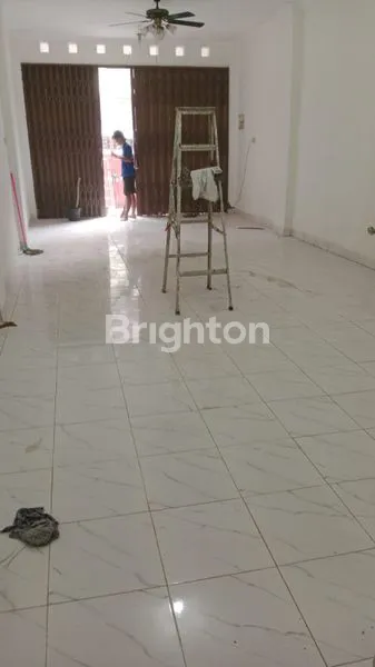 image RUKO TANAH SEREAL 3.5 LANTAI UKURANG 4.5 X 18 TAMBORA JEMBATAN BESI JAKARTA BARAT LEBAR 2 MOBIL (3)