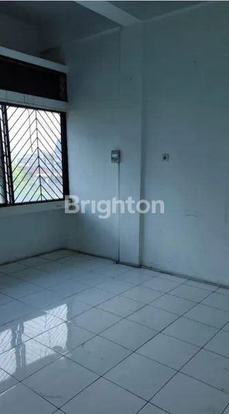 image RUKO 3 LANTAI KOMPLEK TOMANG ELOK JL. GATOT SUBROTO MEDAN (7)