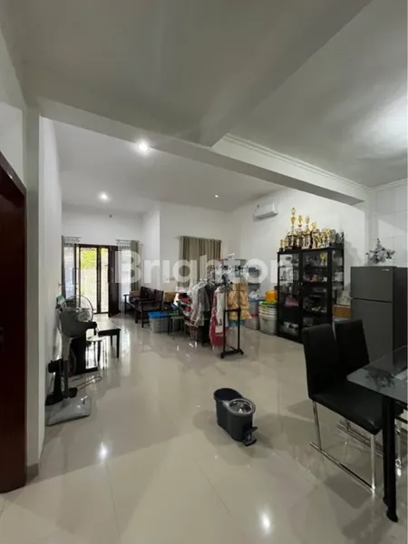 image RUMAH MINIMALIS TERAWAT SIAP HUNI DI RUNGKUT MAPAN TENGAH, DINGIN HADAP SELATAN, DEKAT UPN  (4)