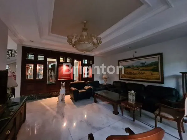 image RUMAH LUXURY DEKAT MANYAR KLAMPIS (5)