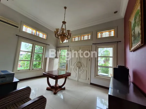 image RUMAH LUXURY DEKAT MANYAR KLAMPIS (2)