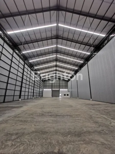 image GUDANG PREMIUM KALIBARU 1800M² AKSES KONTAINER 40 FEET (3)