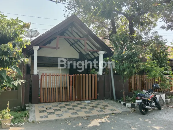 image RUMAH LAMA TERAWAT KENDANGSARI DEKAT KAMPUS UBAYA (1)