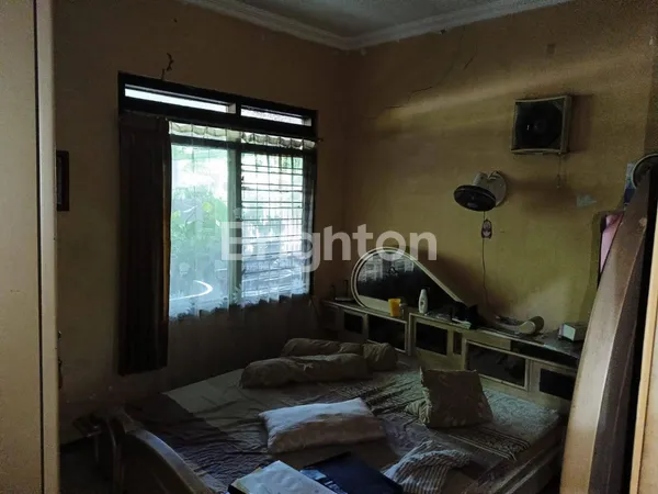 image RUMAH LAMA TERAWAT KENDANGSARI DEKAT KAMPUS UBAYA (6)