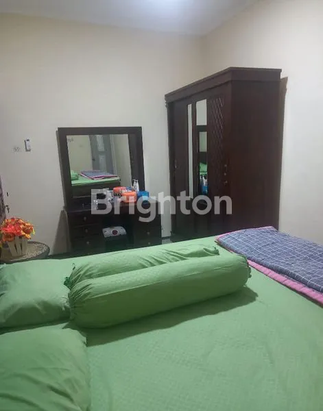 image RUMAH MEWAH 2 LANTAI FULL FURNISHED DI PBI DEKAT PLAZA ARAYA (3)