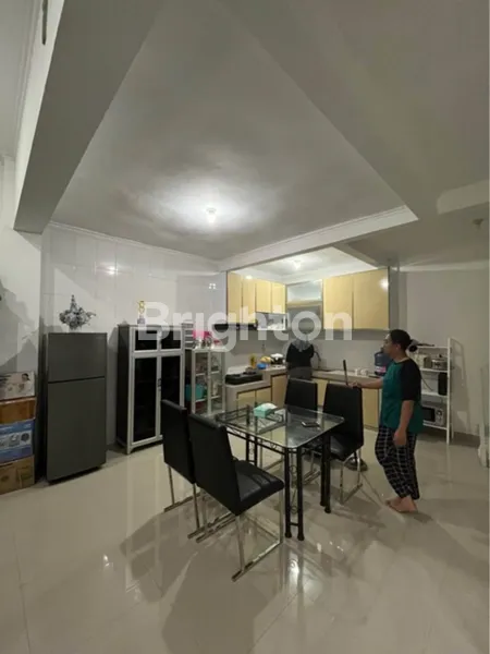 image RUMAH MINIMALIS TERAWAT SIAP HUNI DI RUNGKUT MAPAN TENGAH, DINGIN HADAP SELATAN, DEKAT UPN  (5)