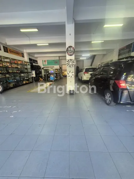 image DISEWAKAN BANGUNAN KOMERSIL RAYA BRATANG LOKASI STRATEGIS, SIAP PAKAI (4)