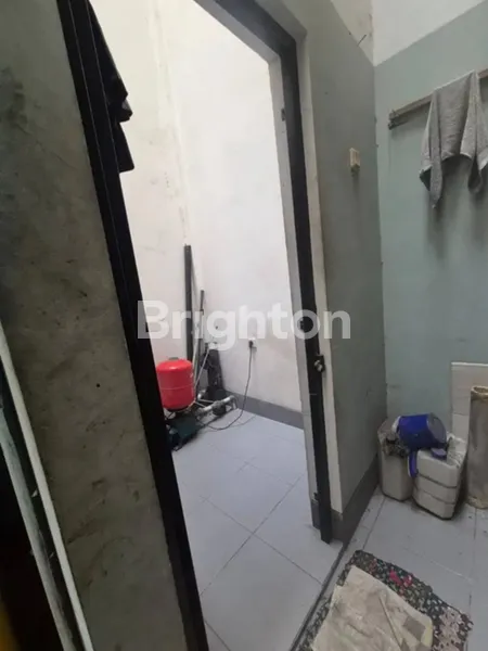 image DISEWAKAN BANGUNAN KOMERSIL RAYA BRATANG LOKASI STRATEGIS, SIAP PAKAI (5)