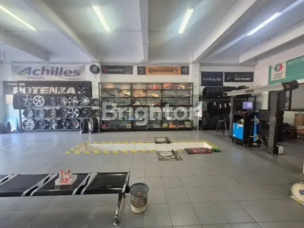 image DISEWAKAN BANGUNAN KOMERSIL RAYA BRATANG LOKASI STRATEGIS, SIAP PAKAI (6)