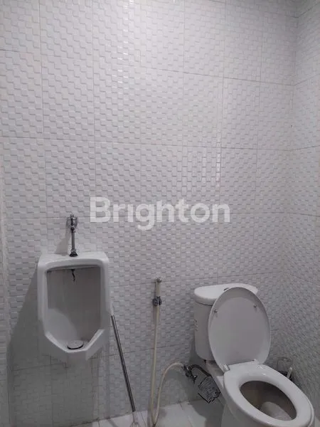 image 2 RUKO GANDENG 4 LT YANG SUDAH RAPIH EX BRIDAL DI PAJAJARAN KOTA BOGOR...DISEWAKAN COCOK UNTUK BANK,TEMPAT GYMN,PERKANTOR   (7)