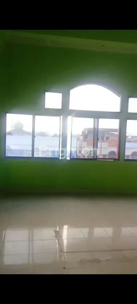 image DI SEWAKAN, RUKO 3 LANTAI, FULL KERAMIK DI JL. KAHARUDDIN NASUTION, MARPOYAN DAMAI. (6)