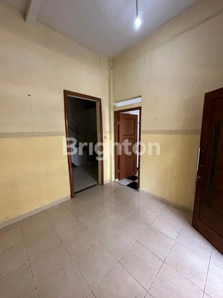 image DI SEWA RUMAH SIAP HUNI DI PADJAJARAN REGENCY KATULAMPA, 15 MENIT KE BOTANI SQUARE, 10 MENIT KE PLAZA EKALOKASARI, 15-20 MENIT KE LIPPO PLAZA KEBOEN RAYA (4)